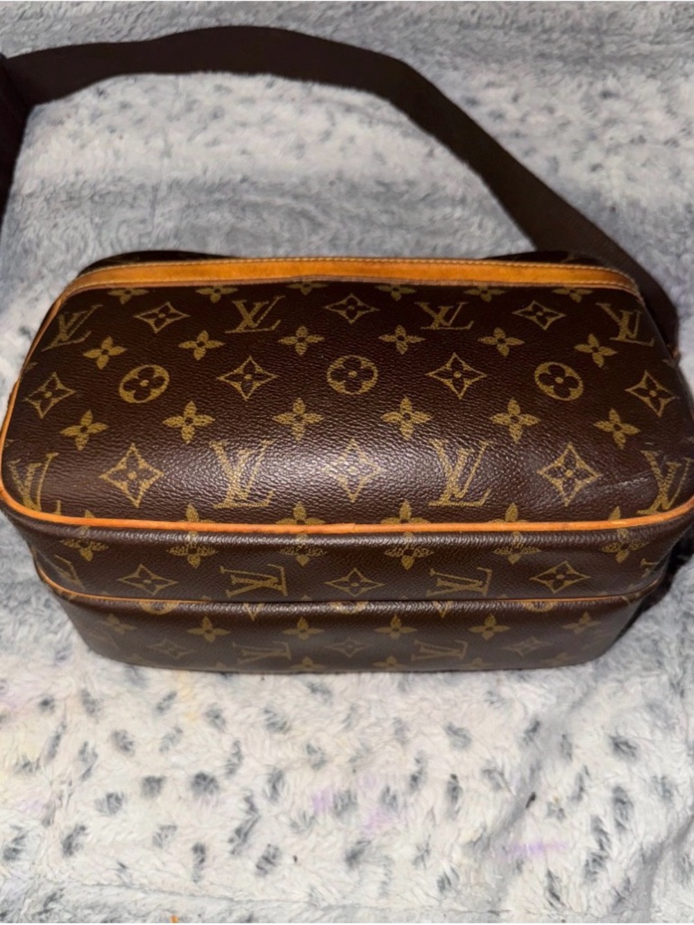 Louis Vuitton Monogram Canvas Messenger Bag in Brown and Tan - Picture 11 of 15